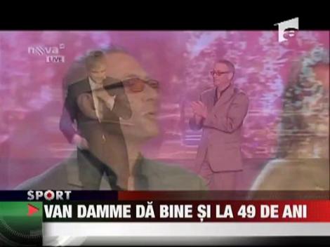 Van Damme da bine si la 49 de ani!