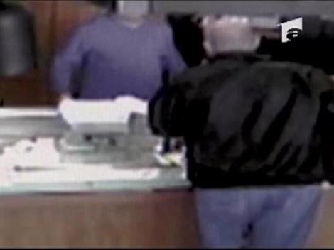 A furat un inel de 8000 de euro