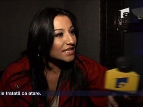 Claudia, decat singura, mai bine cu un turc insurat