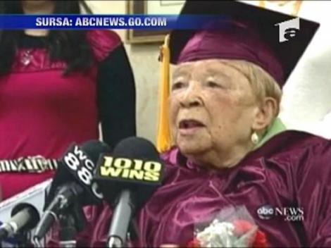 Absolventa de liceu, la 99 de ani