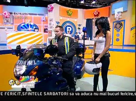 Daniela, calare pe jandarm