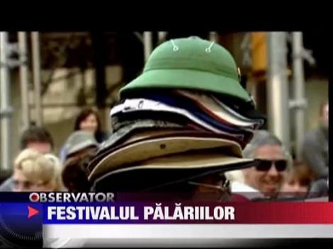 Parada cu palarii si bonete