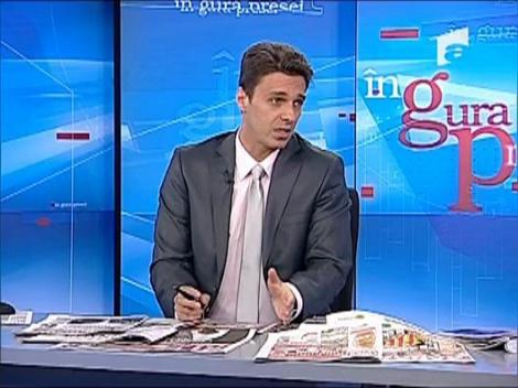 Badea ii ironizeaza pe naivii pacaliti pe Internet