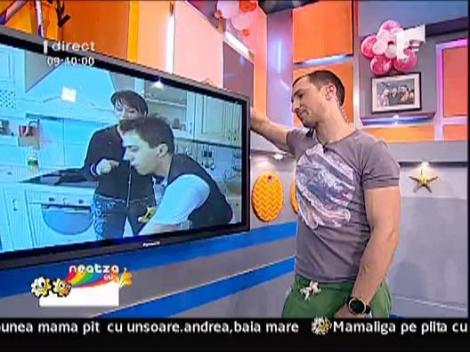 In direct din locuinta Adrianei Antoni in bucatarie