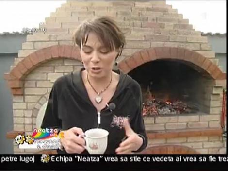 In direct din locuinta Adrianei Antoni la gratar