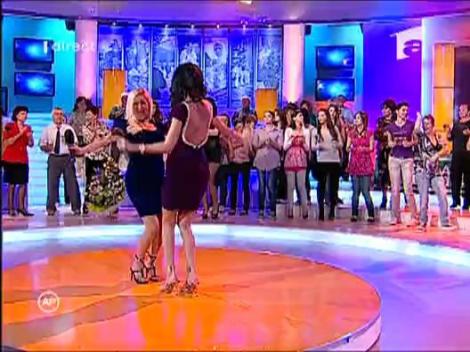 Raluca si Denisa au cantat la Acces Direct