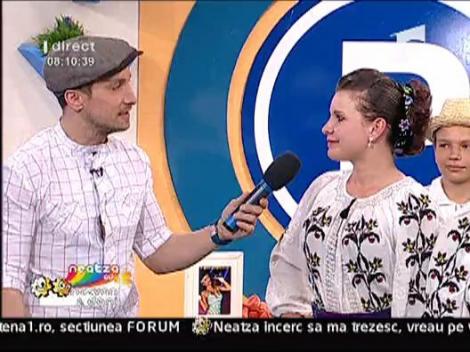 Ansamblu folcloric, potrivit pentru club