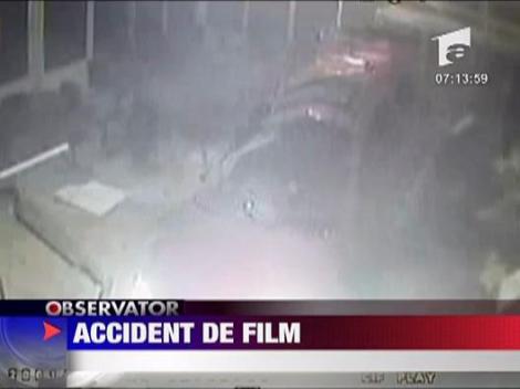 Cu masina, pe masa din bar