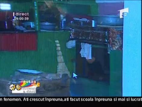 Sedinta foto! Teracota verde si fata din oale!