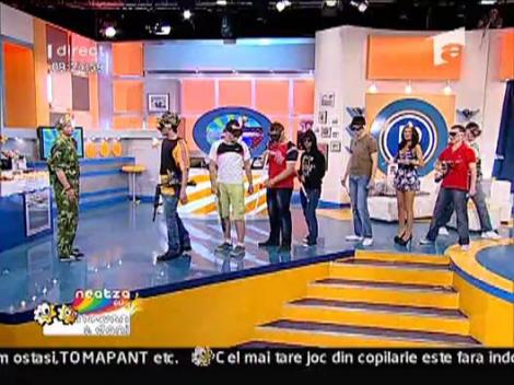 Plutonul Neatza, 21 de salve militare