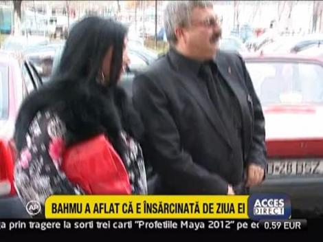 Bahmu a aflat de ziua ei ca este insarcinata