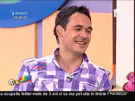 Alex Velea face un flash mob!