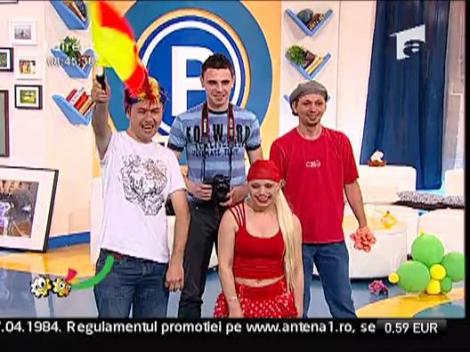 Actorii parodiei I'm free, la poza de final