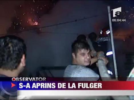 S-a aprins de la fulger