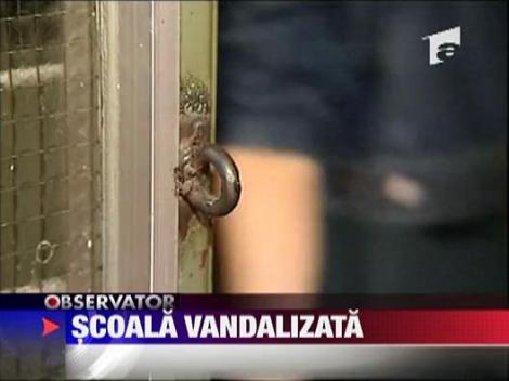 Sediul Facultatii de Jurnalism al Universitatii Bucuresti a fost vandalizat