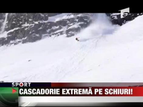Cascadorie extrema pe schiuri!
