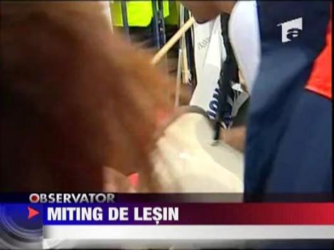 Probleme la miting: 7 oameni au ajuns la Urgente