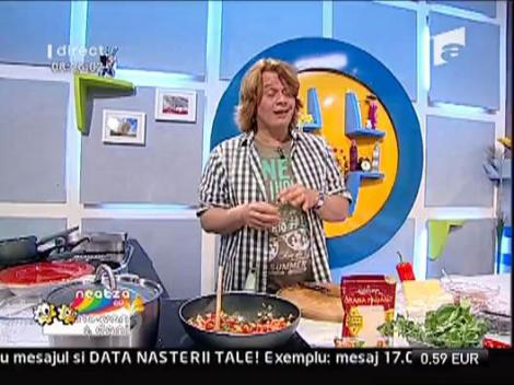 Tortelloni cu carne si sos de rosii