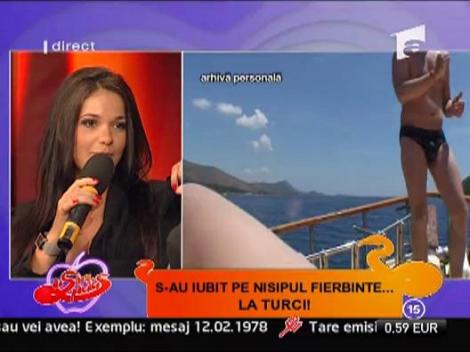 S-au iubit pe nisipul fierbinte… La Turci!