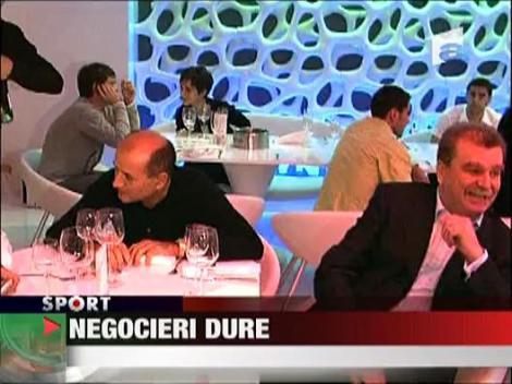 Negocieri dure intre Copos si Dinu