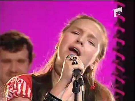 Madalina canta la In Puii Mei