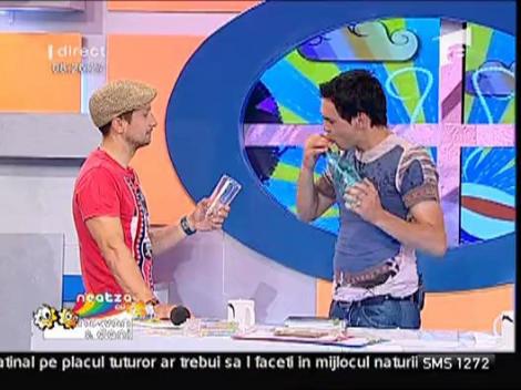 Dani a uitat cum se bea sifonul