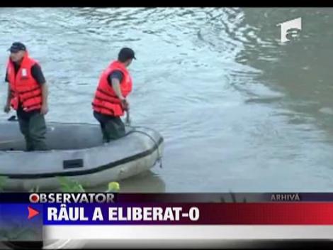 Trupul uneia din fetitele inecate ieri in Ialomita a fost gasit