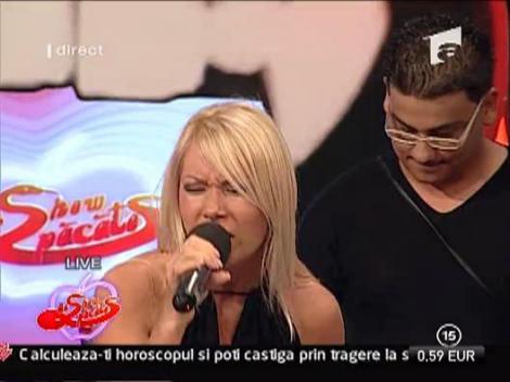 Cristina Darha, live la Un show pacatos