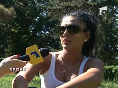 Iulia inca il asculta pe Balan