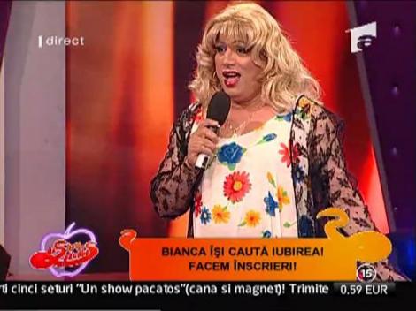 Transexualui Cora ii canta Biancai Dragusanu