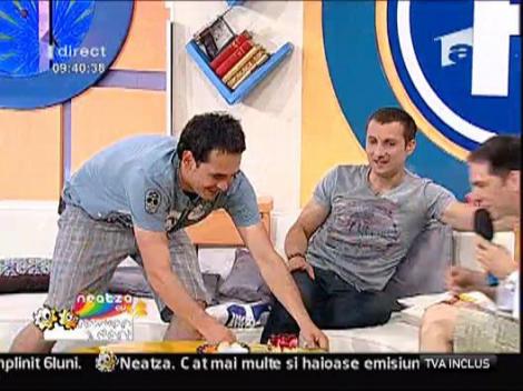 Dan Negru isi prezinta cartea la Neatza