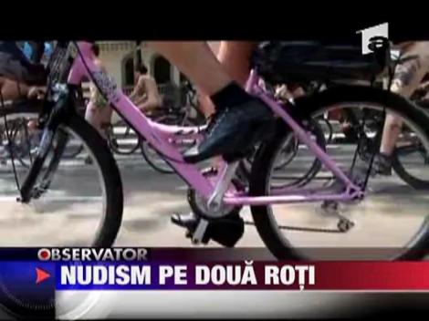 Nudism pe doua roti