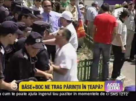 Imagini incredibile din fata Palatului Parlamentului