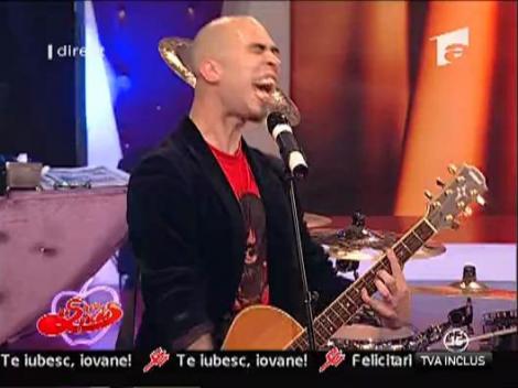 Stripsearch canta la Capatos