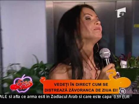 Vezi cum s-a distrat Oana Zavoranu de ziua ei