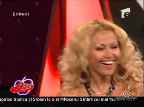 Anamaria Ferentz  canta la "Un show pacatos"