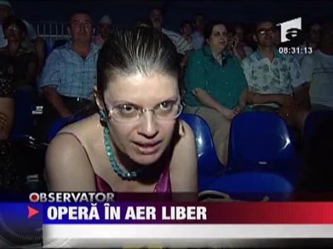 Opera in aer liber