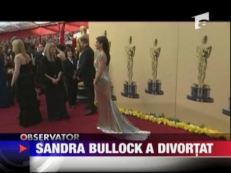 Sandra Bullock a divortat