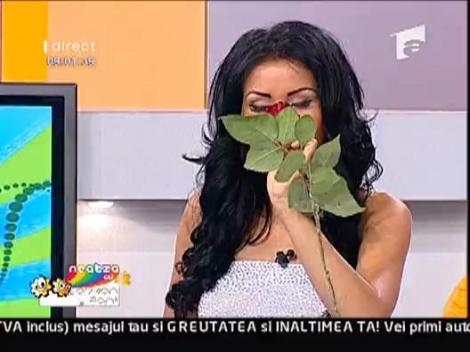 Daniela primeste flori in direct