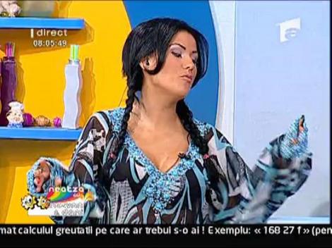 Daniela prima oara la mare