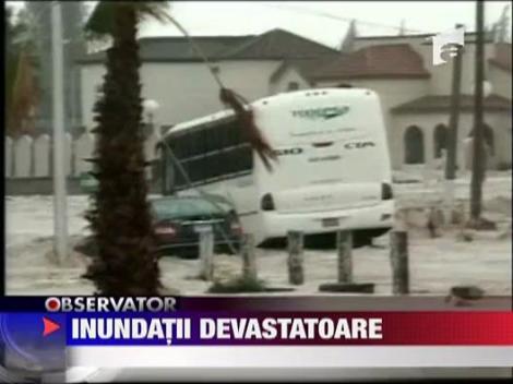 Inundatii devastatoare in Mexic