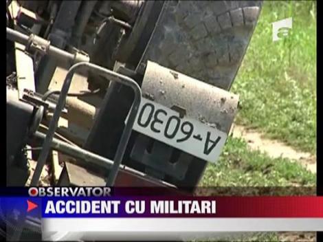 Un camion cu militari s-a rasturnat in Galati