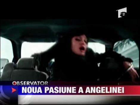 Angelina Jolie invata limba rusa