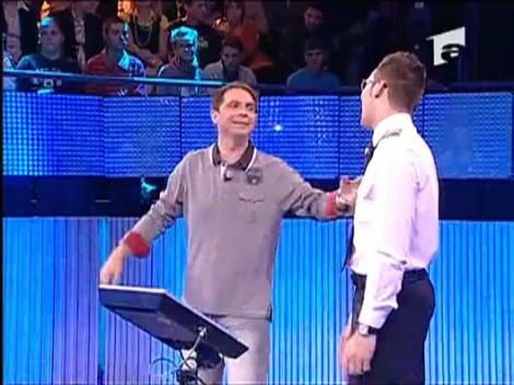 Stewardesele si pilotii