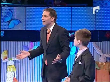 Blondele il ataca pe Mihai Pavel