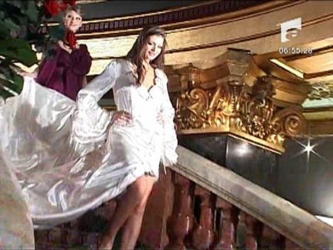 Moni Columbeanu s-a distrat cu sora ei pe litoral