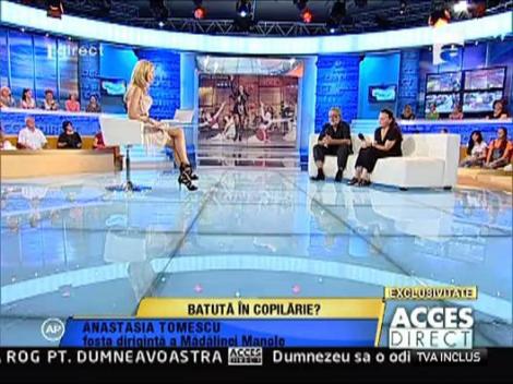 Madalina organiza Ziua Mamei cu mare bucurie, in fiecare an, la scoala