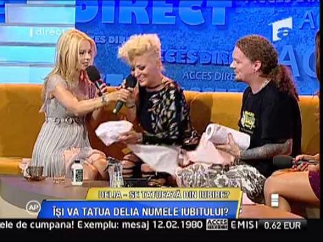 Delia s-a tatuat in direct