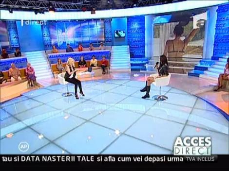 Cosmina Pasarin - foarte sexy in costum de baie