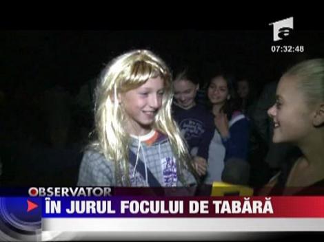 In jurul focului de tabara